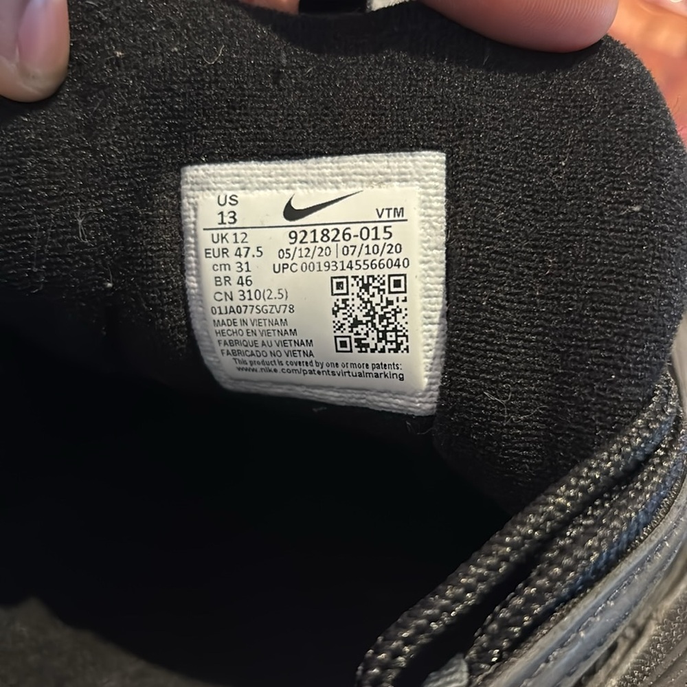 Nike - Picture 4 of 6